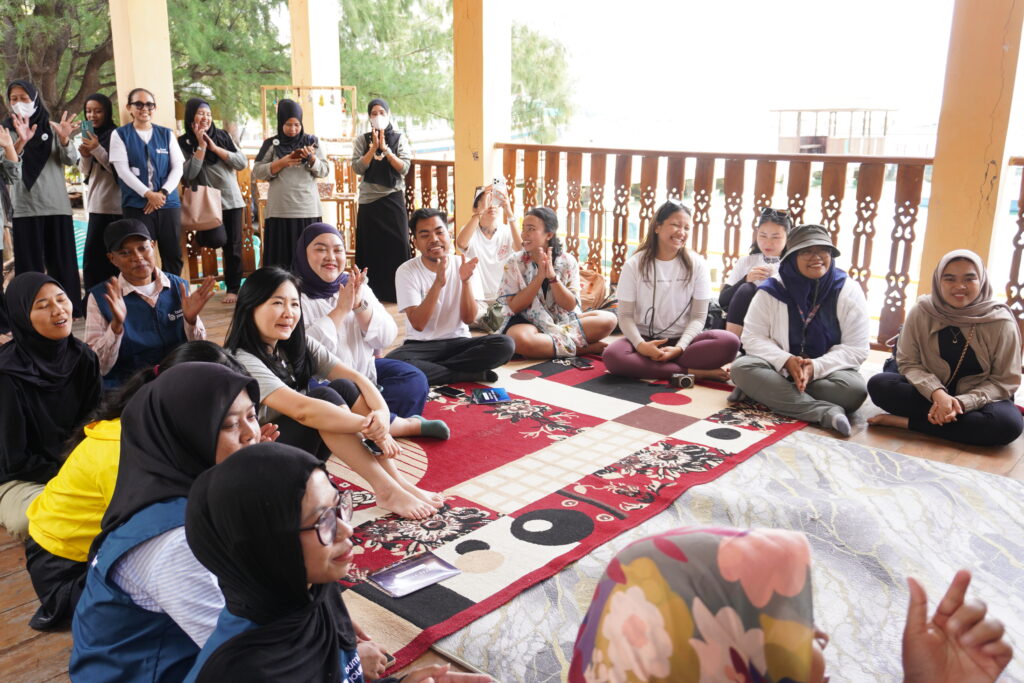 Kegiatan #NatureIsUs Trip oleh Bumi Journey, memberdayakan perempuan lewat wisata regeneratif di Kepulauan Seribu